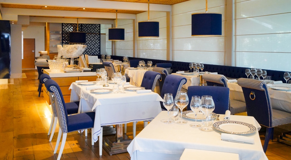 La nostra accogliente sala al piano terra presso ristorante il Porto Viareggio